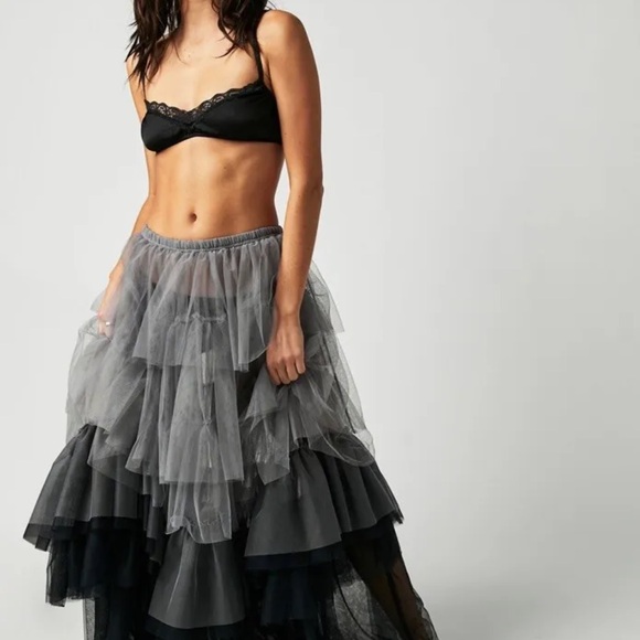 Free People Tulle Much Half Maxi Skirt Tiered Ruffle Ombre Black Gray Combo - Picture 3 of 5